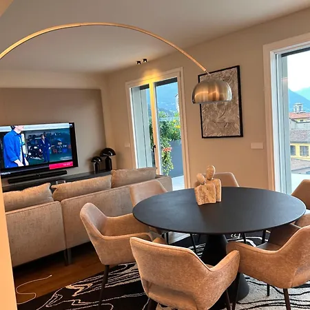 Luxury White House Apartment *